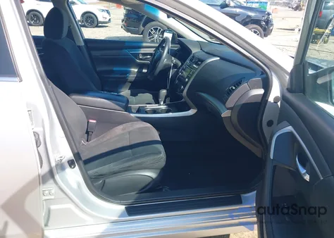 2015 Nissan Altima 2.5/2.5 S/2.5 Sl/2.5 Sv из США, поврежденный, VIN 1N4AL3AP8FN892363